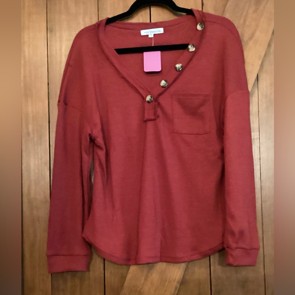 Thermal burgundy ladies top with button details